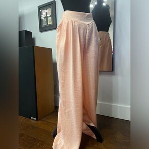 C’isa size L peach 🍑 wide leg pants. With POCKETS!